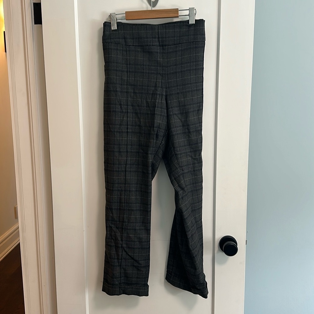Stretch pull on patterned pant